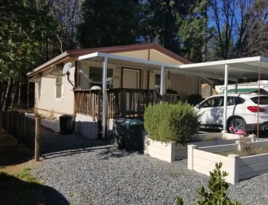Hillcrest Mobile Home Park Picture 6