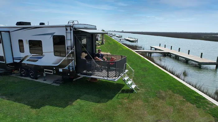 Blue Water RV Resort Picture 3