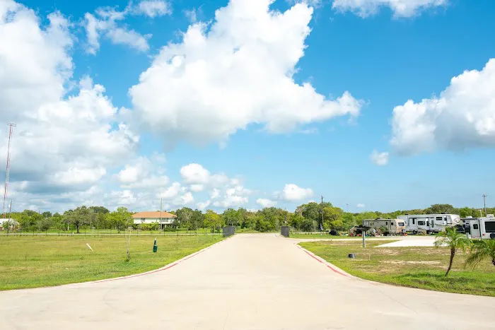 Big State RV Park Picture 5