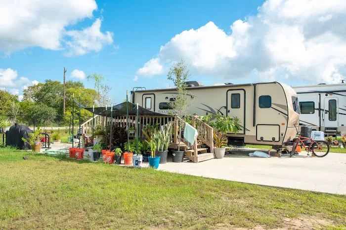 Big State RV Park Picture 7