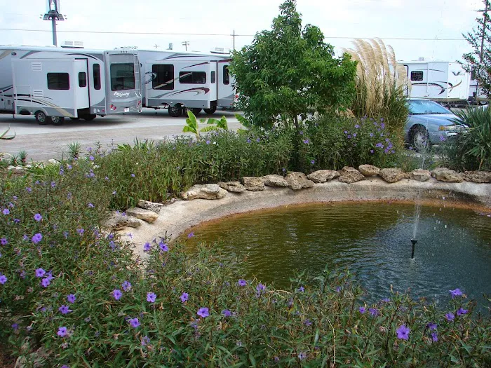 Ron Hoover Oasis RV Park Picture 9