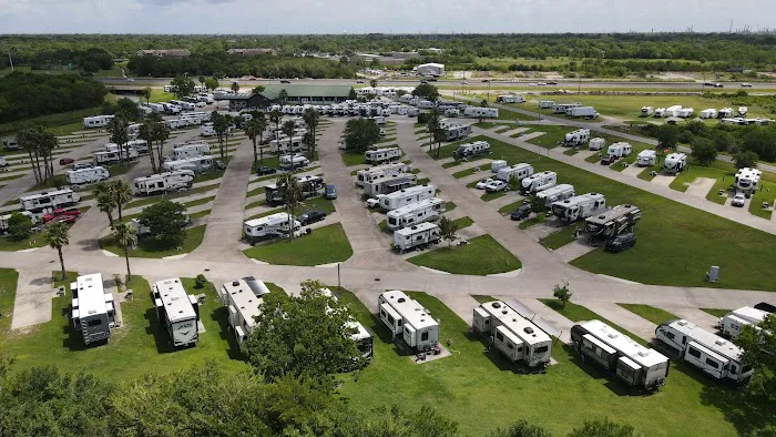 Ron Hoover Oasis RV Park Picture 7