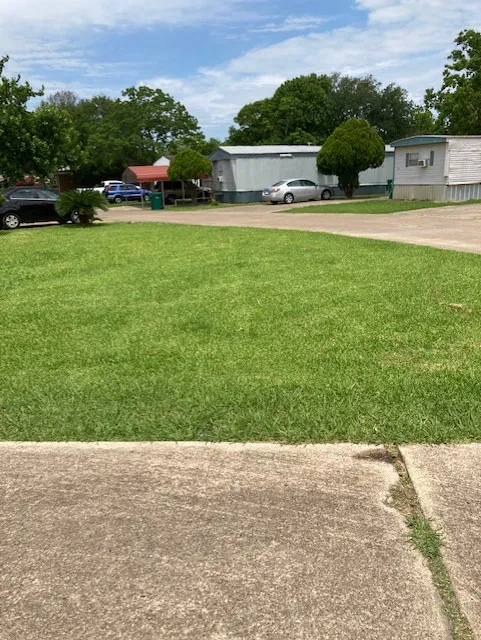 Bayside Mobile Home Park Picture 2
