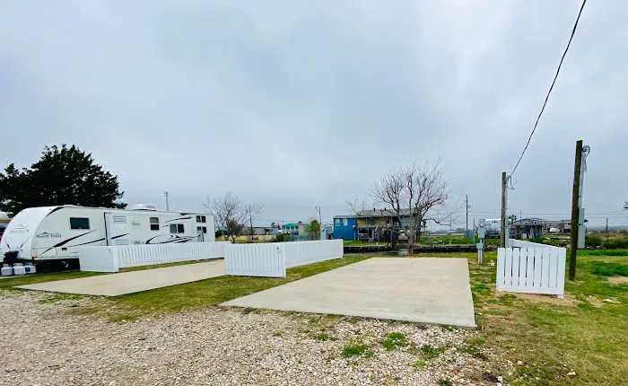 Waterfront RV Park Picture 2
