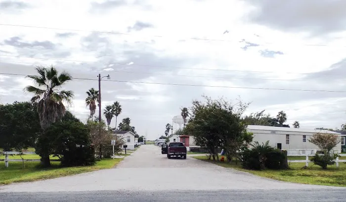 Sunset Harbor RV & Mobile Home Park Picture 4