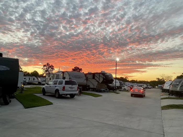 Jackie's Place RV Resort Picture 4
