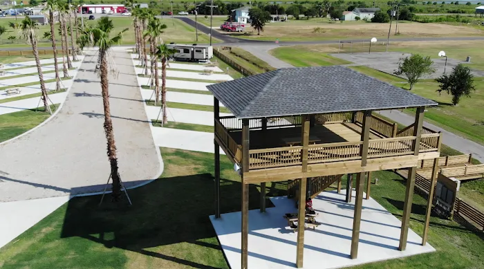 Bay Palms RV Resorts Picture 8