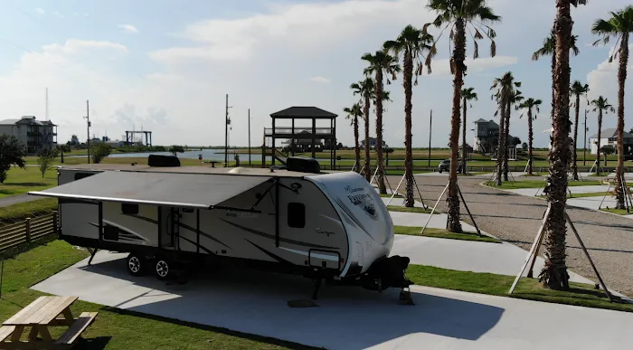 Bay Palms RV Resorts Picture 6