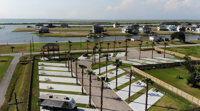 Bay Palms RV Resorts Picture 5