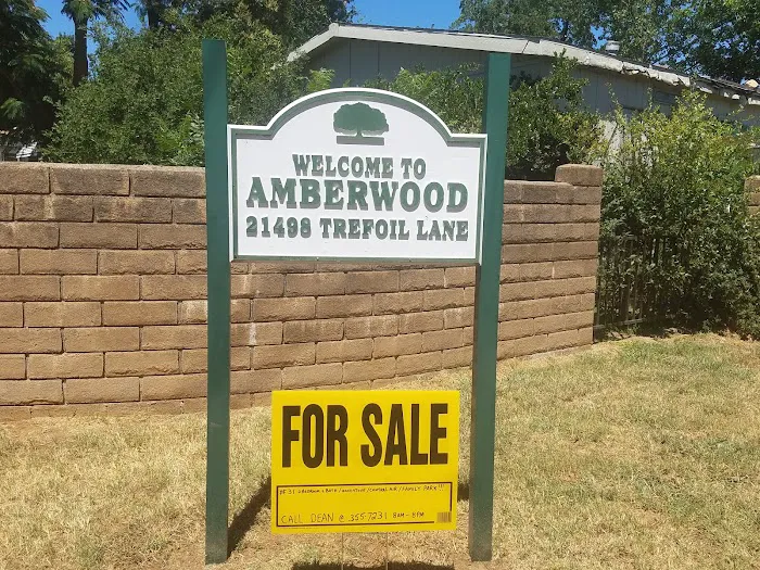 Amberwood Mobile Home Park Picture 2