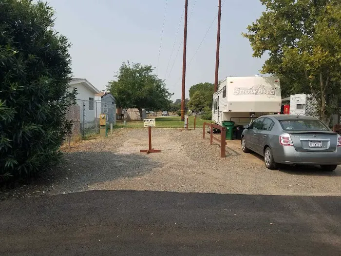 Cottonwood Oaks Mobile Home Park Picture 3