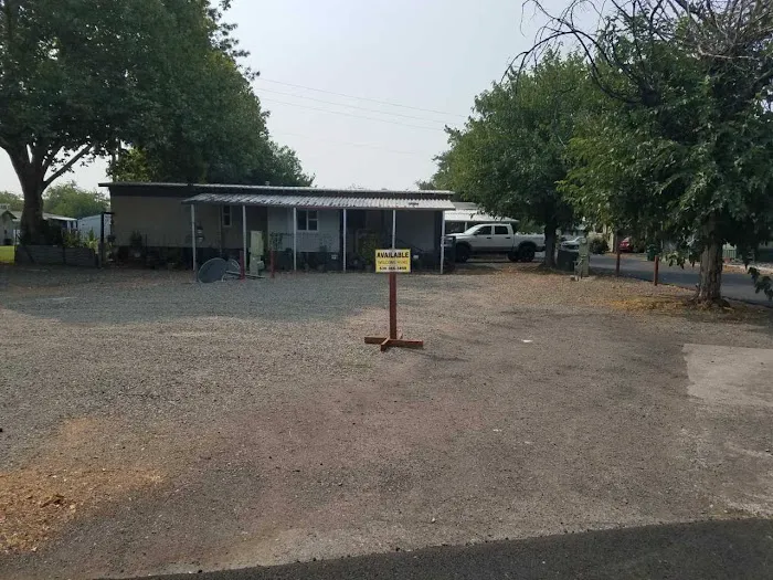 Cottonwood Oaks Mobile Home Park Picture 4