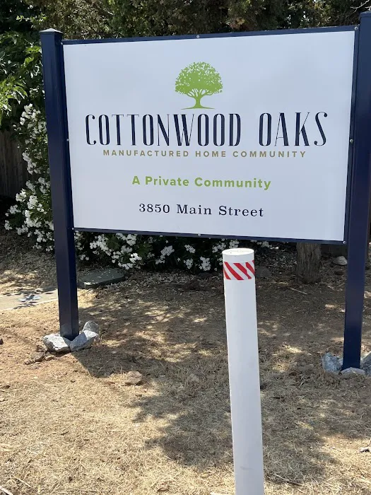 Cottonwood Oaks Mobile Home Park Picture 2