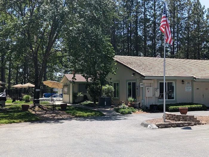 Ponderosa Pines Mobile Home Picture 3