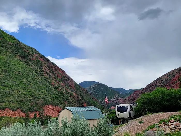 Ami's Acres Campgrounds Picture 4