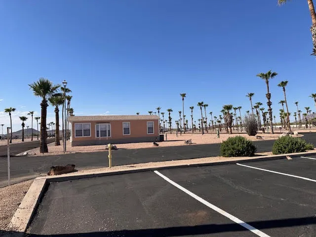 Saddle Mountain RV Park Picture 3