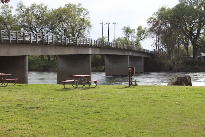 Roosters Landing Fishing Resort Picture 8