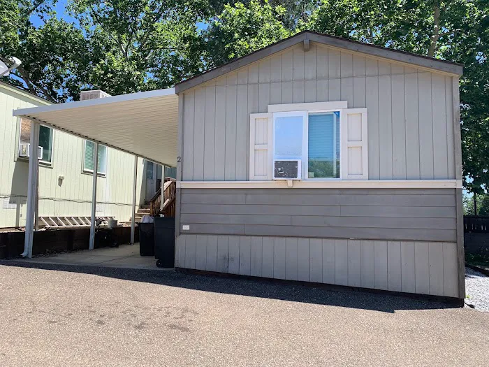 Anderson Mobile Home Park Picture 3