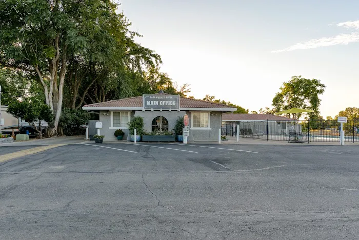 Sacramento River RV Park Picture 6