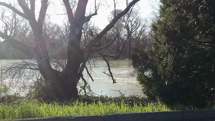 Riverland Mobilehome Ranch Picture 10