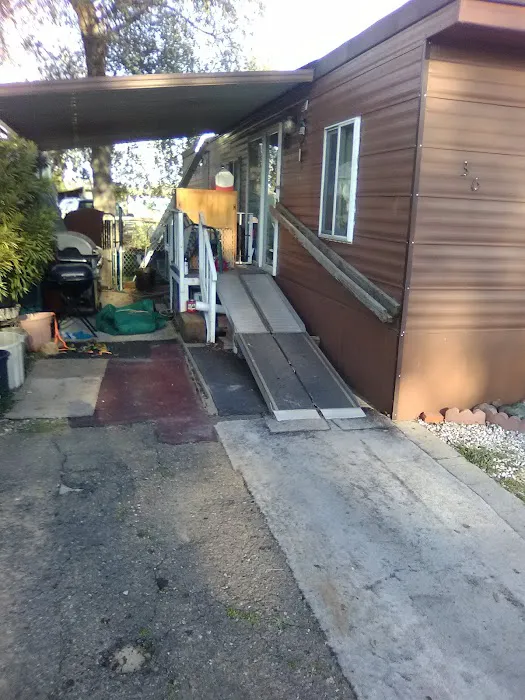 Bixby Knolls Mobile Home Park Picture 9
