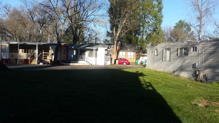 Creekside Village Picture 3