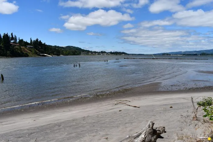St. Helens - Sand Island Camp Ground Picture 1