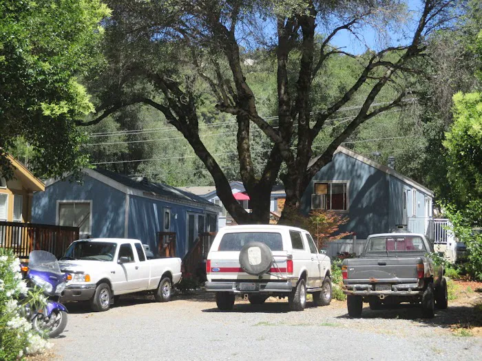 Blackberry Meadows Mobile Home Park Picture 8
