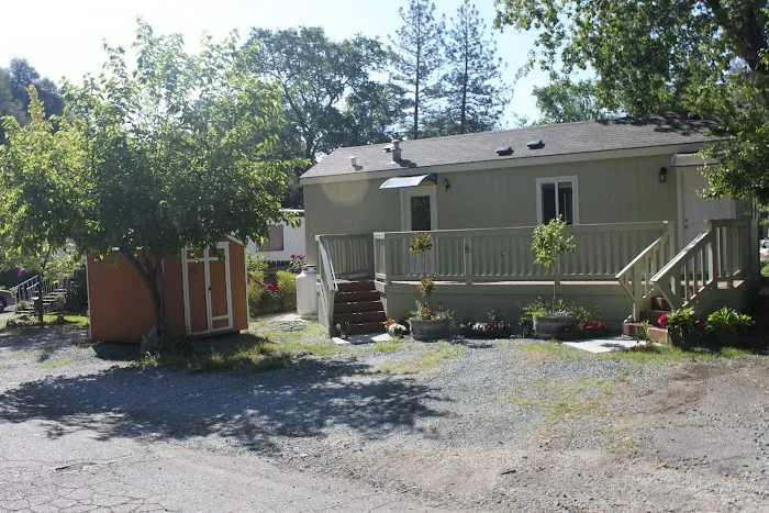Blackberry Meadows Mobile Home Park Picture 3