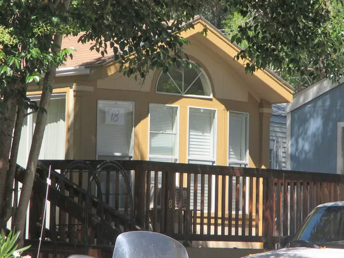 Blackberry Meadows Mobile Home Park Picture 5