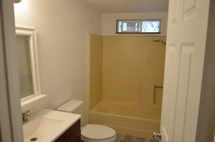 Mobile Heights Manor Picture 4