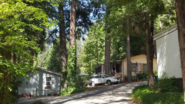 Bonanza Mobile Home Park Picture 1