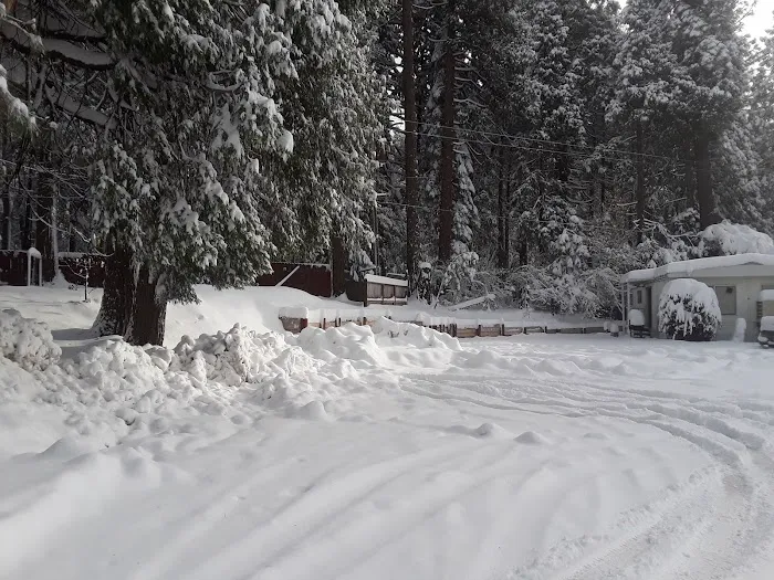 Pinecrest Mobile Home Park Picture 6