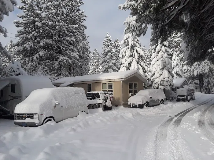 Pinecrest Mobile Home Park Picture 4