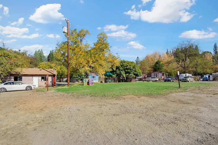 Gold Country Mobile Home & RV Park Picture 4