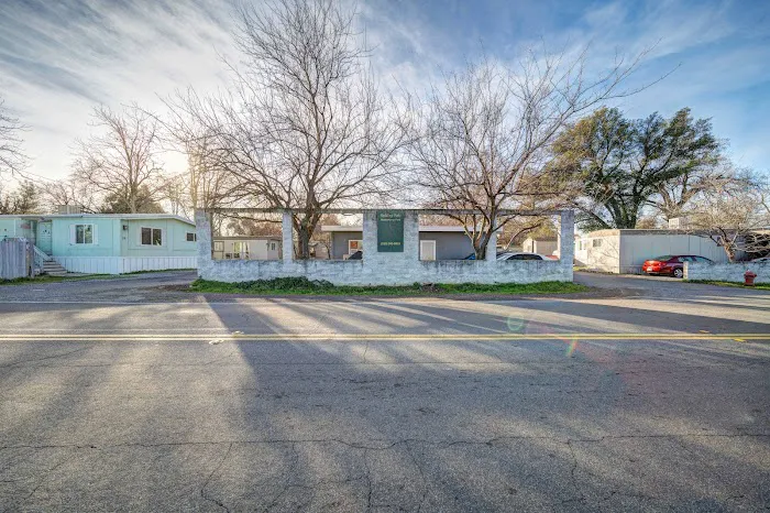 Redding Oaks Mobilehome Park Picture 5