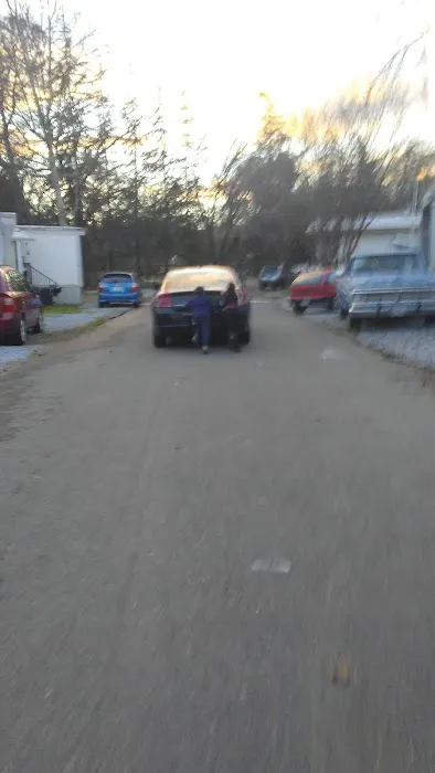 Saffari Mobile Home Park Picture 6