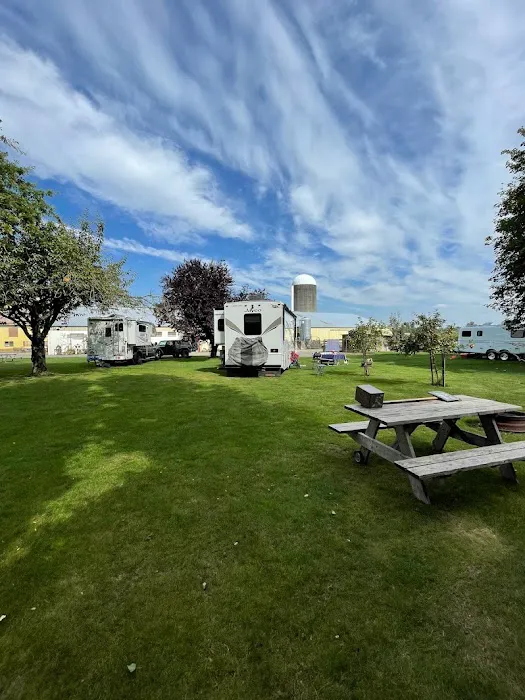 Oostema Farmstead – Scenic, Quiet RV Camping and Vacation Rentals Picture 8