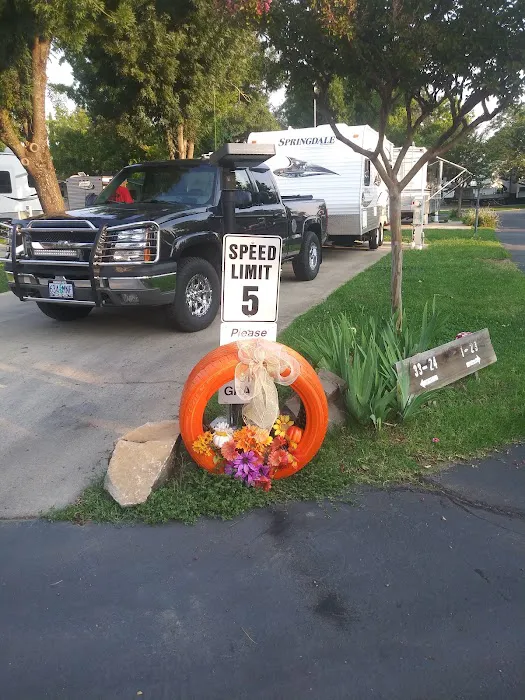 Green Acres RV Park Picture 6