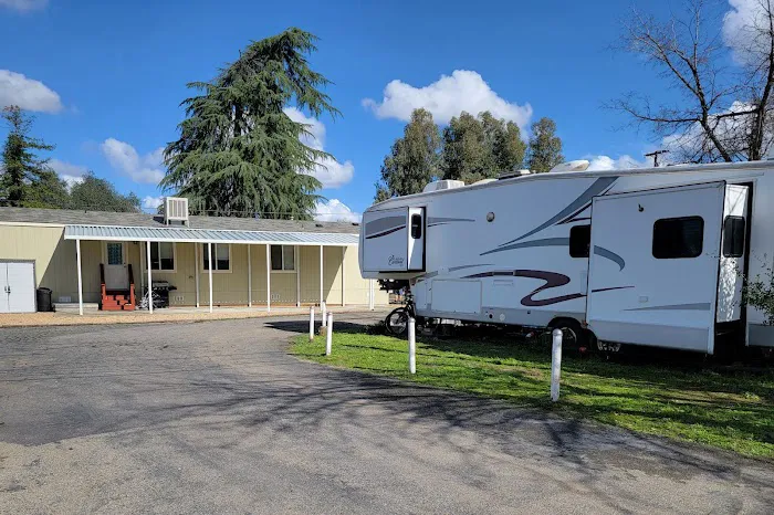 Reddingwood Mobile Home & RV Park Picture 7