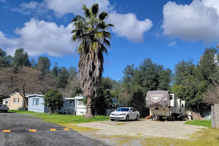 Reddingwood Mobile Home & RV Park Picture 10