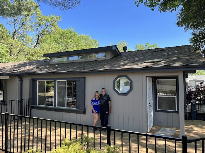 Lake Oaks Senior Mobile Home Picture 4