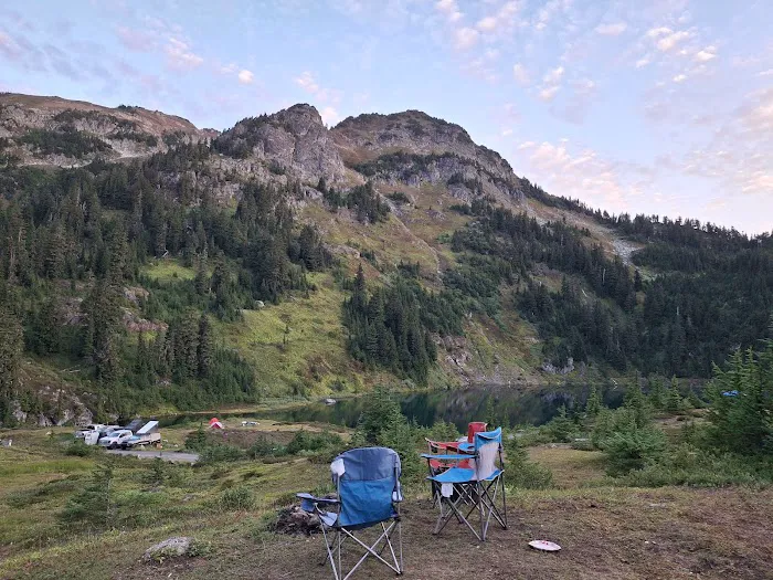 Twin Lakes Campgrounds Picture 9