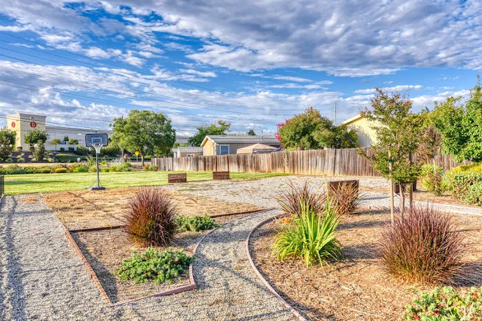 Sunset Estates Picture 3