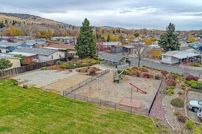 Sunset Estates Picture 8