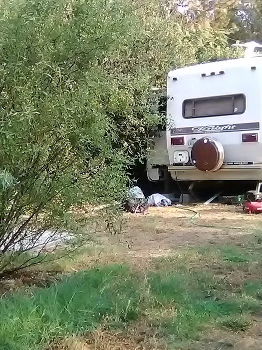 Shasta Lake Mobile Home Park Picture 10