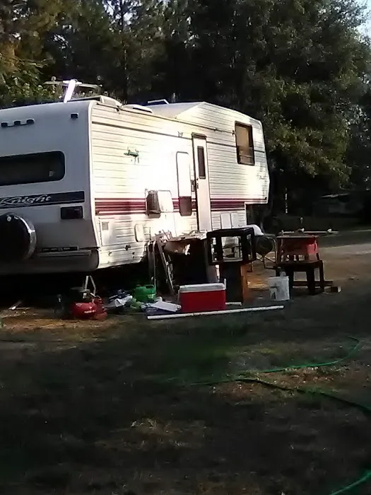 Shasta Lake Mobile Home Park Picture 6