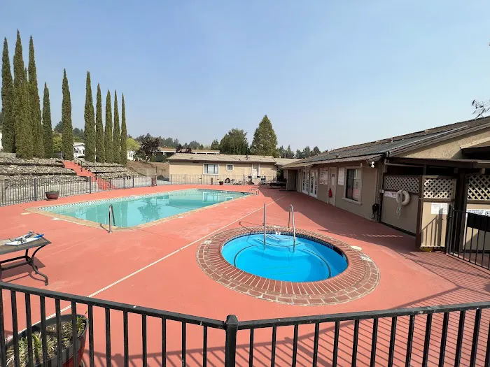 Rollingwood Estates Picture 7