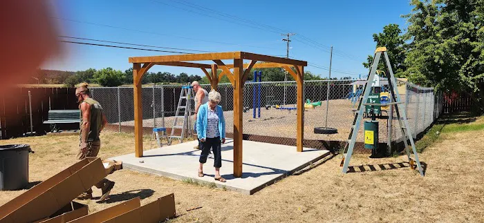 Oaks Home Owners Association Picture 4