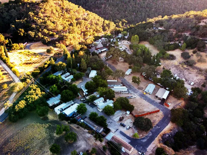 Resthaven Mobile Home Park Picture 5